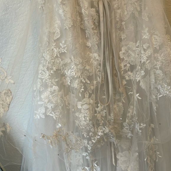 NWT Alfred Angelo 2506 Ivory Wedding Dress With Veil - Picture 10 of 16